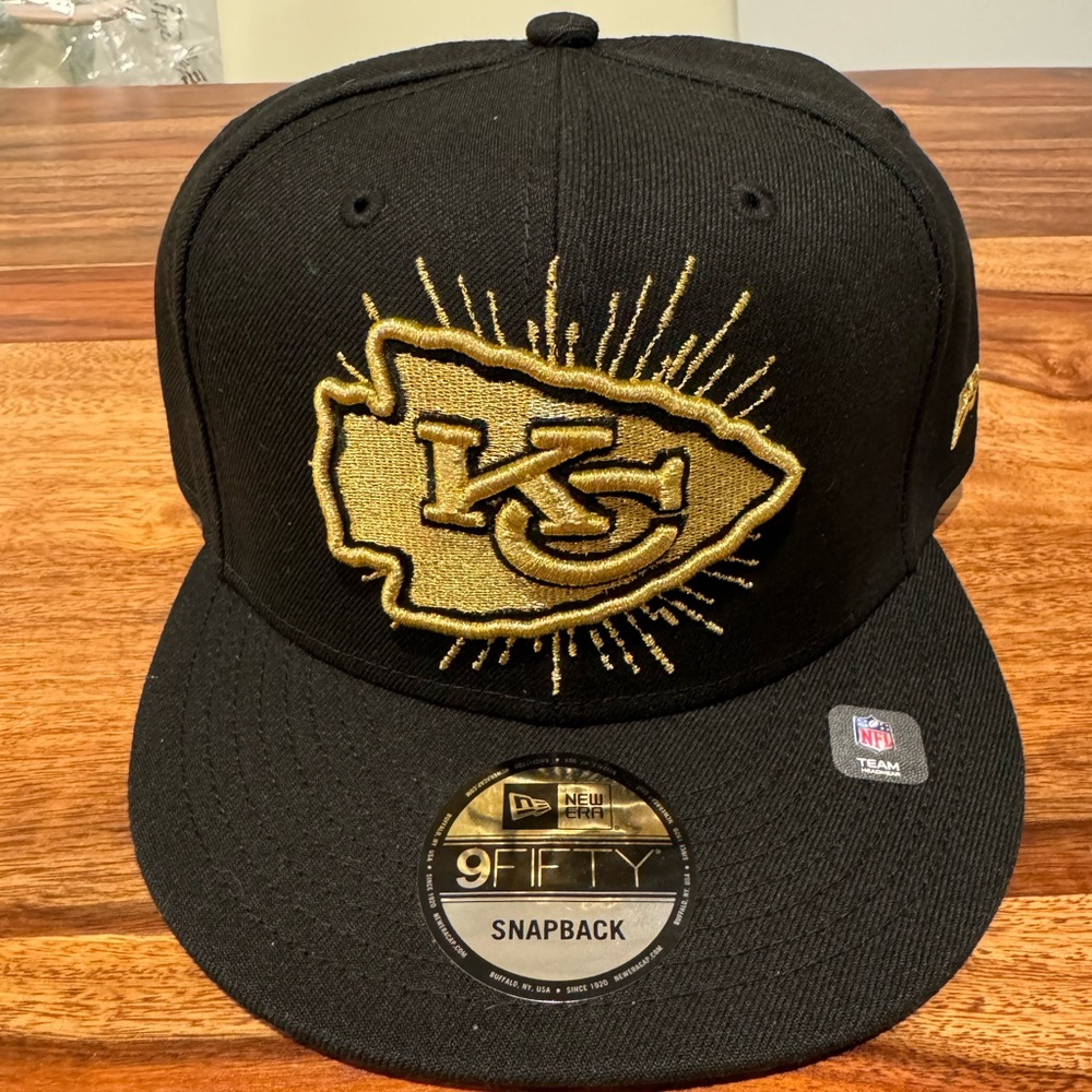 Kansas City Chiefs New Era Metallic Logo 9FIFTY Snapback Hat - Black